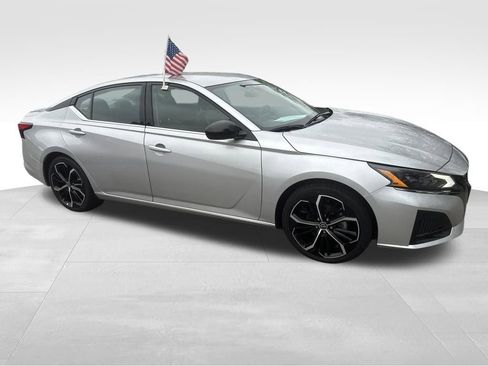 Used 2024 Nissan Altima 2.5 SR image 30