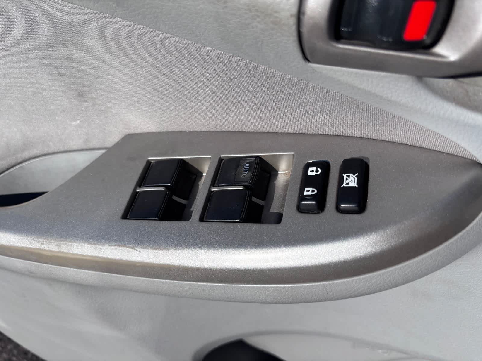Used 2011 Toyota Corolla LE FWD image 17