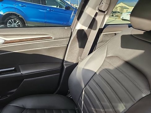 Used 2015 Ford Fusion SE w/ Equipment Group 202A image 20