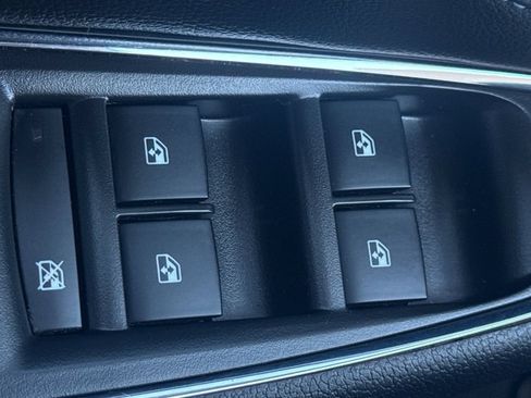Used 2017 Chevrolet Cruze Premier FWD image 35