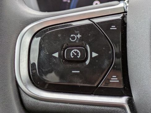 Used 2024 Volvo XC60 B5 Plus image 29