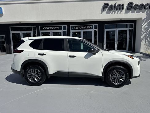 Used 2024 Nissan Rogue S AWD/4WD image 5