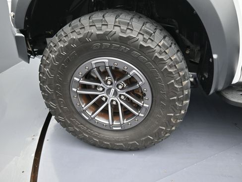 Used 2019 Ford F150 Raptor w/ Equipment Group 802A Luxury image 10