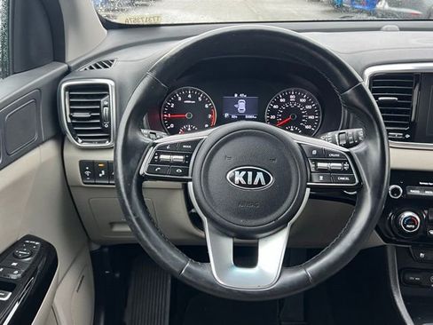 Certified 2022 Kia Sportage EX w/ EX Technology Package image 18
