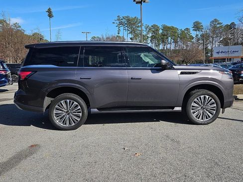 Used 2025 INFINITI QX80 Luxe image 7