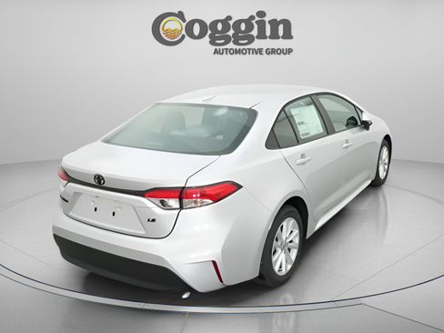 Used 2026 Toyota Corolla LE w/ LE Premium Package FWD image 15