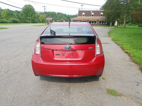 Used 2015 Toyota Prius Two FWD image 7