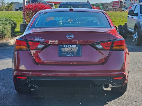 Used 2024 Nissan Altima 2.5 SR w/ SR Premium Package image 7