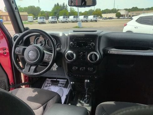 Used 2013 Jeep Wrangler Unlimited Sahara w/ Connectivity Group AWD/4WD image 34