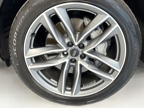 Used 2018 Audi Q7 3.0T Prestige w/ Prestige Package image 32