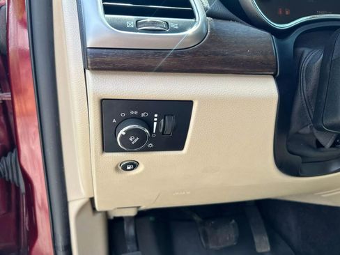 Used 2018 Jeep Grand Cherokee Laredo image 14