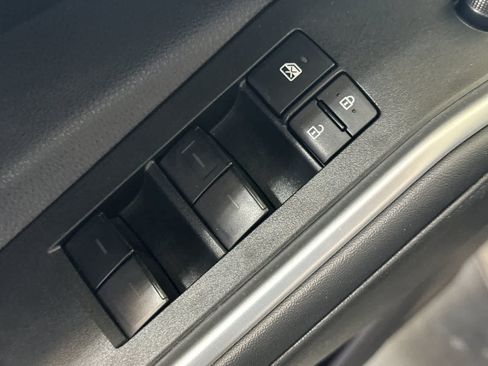 Used 2025 Toyota Highlander XSE AWD/4WD image 14