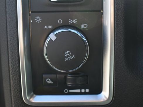 Used 2017 RAM 1500 Limited image 26