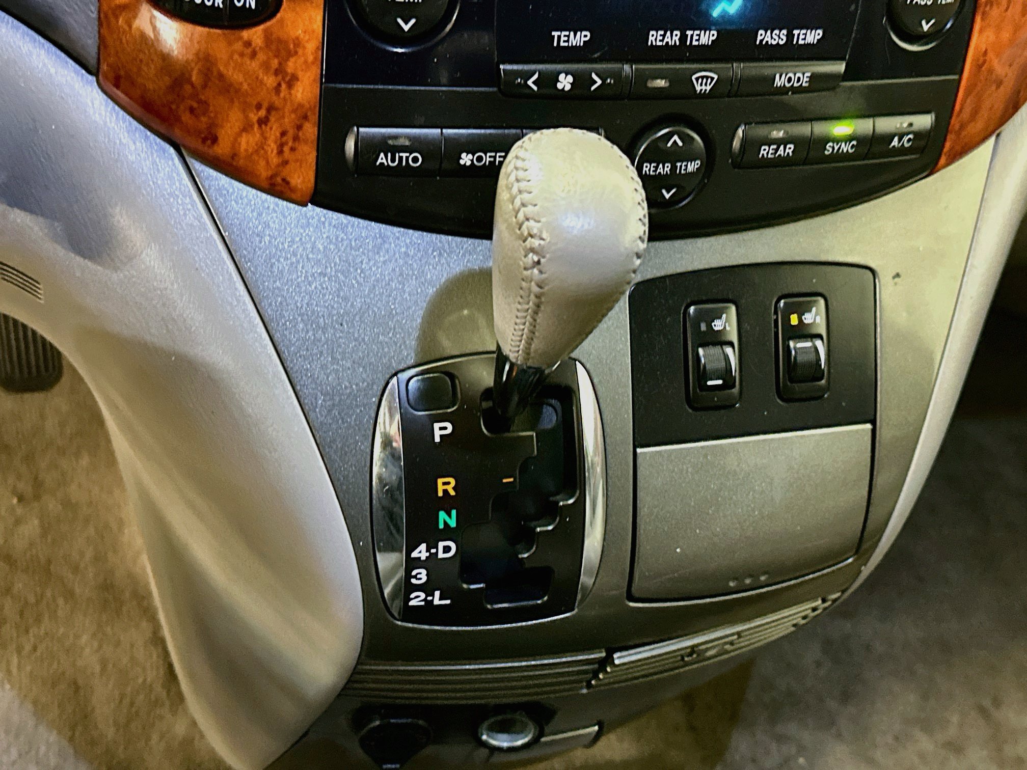 Used 2007 Toyota Sienna XLE FWD image 23