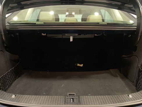 Used 2011 Mercedes-Benz E 350 4MATIC Sedan image 27