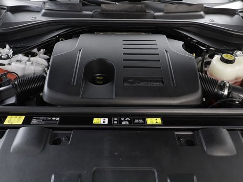 Certified 2025 Land Rover Range Rover Sport SE AWD/4WD image 23