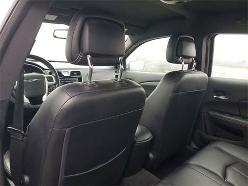 Used 2014 Chrysler 200 Limited image 9