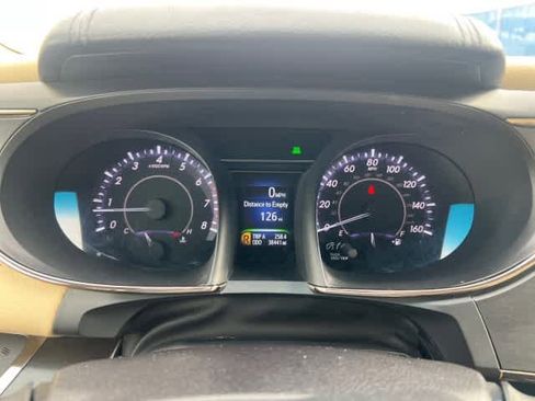 Used 2018 Toyota Avalon XLE Premium image 18