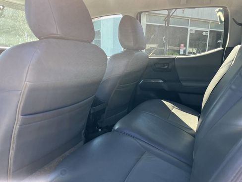 Used 2017 Toyota Tacoma SR5 image 18