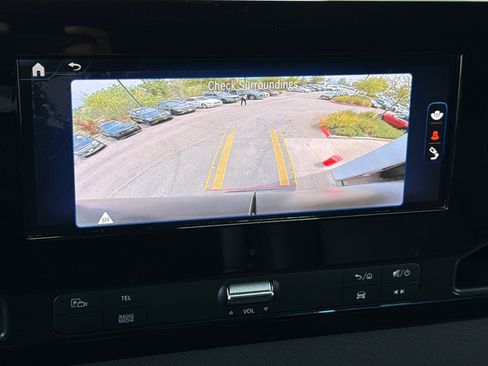 Used 2024 Mercedes-Benz eSprinter 170 Cargo image 21