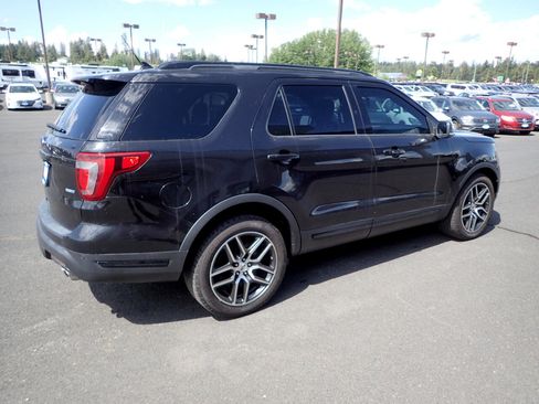 Used 2019 Ford Explorer Sport image 5
