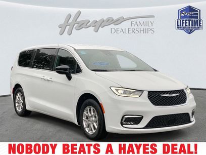 New 2026 Chrysler Pacifica Select