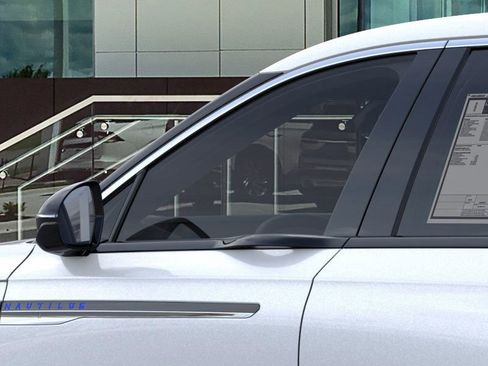 New 2026 Lincoln Nautilus Premier image 20