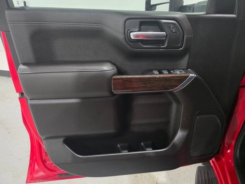 Used 2019 GMC Sierra 1500 SLE image 17