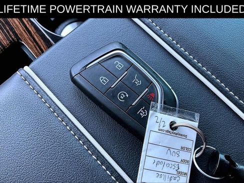 Used 2024 Cadillac Escalade Luxury RWD image 12