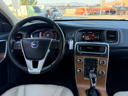 Used 2016 Volvo S60 T5 Premier FWD image 19