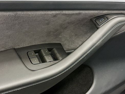 Used 2024 Tesla Model Y Long Range image 15