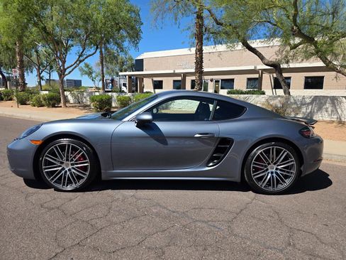 Used 2025 Porsche 718 Cayman S w/ Sport Chrono Package RWD image 4