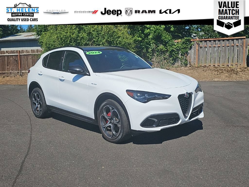 Used 2024 Alfa Romeo Stelvio Veloce AWD/4WD image 9