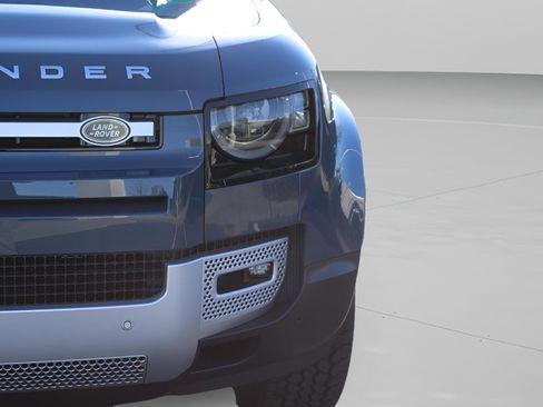 Certified 2025 Land Rover Defender 110 S image 31