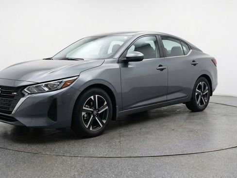 Used 2025 Nissan Sentra SV FWD image 3
