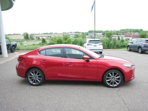 Used 2018 MAZDA MAZDA3 Touring FWD image 4