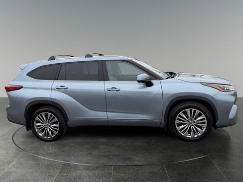Used 2023 Toyota Highlander Platinum AWD/4WD image 10