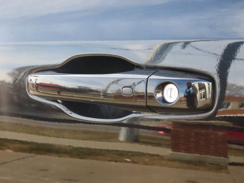 Used 2019 Chrysler 300 Touring L w/ Quick Order Package 22F image 20