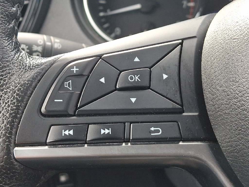 Used 2019 Nissan Rogue SL AWD/4WD image 21