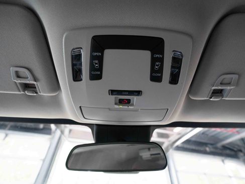 Used 2022 Toyota Sienna LE FWD image 18