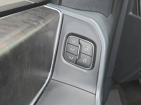 Used 2022 Ford F150 Lariat w/ Equipment Group 502A High AWD/4WD image 9