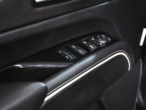 Used 2023 Cadillac Escalade Sport AWD/4WD image 10