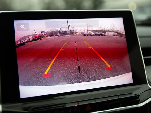 Used 2024 Jeep Compass Latitude image 17