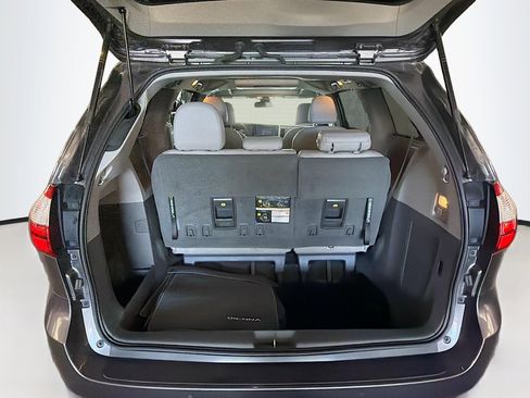 Used 2019 Toyota Sienna XLE Premium w/ Carpet Mat Package AWD/4WD image 32