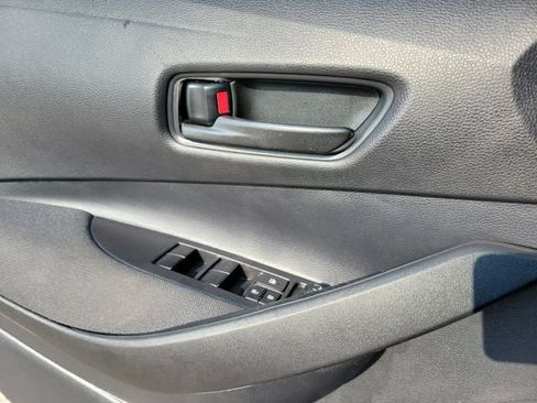 Used 2026 Toyota Corolla LE FWD image 12