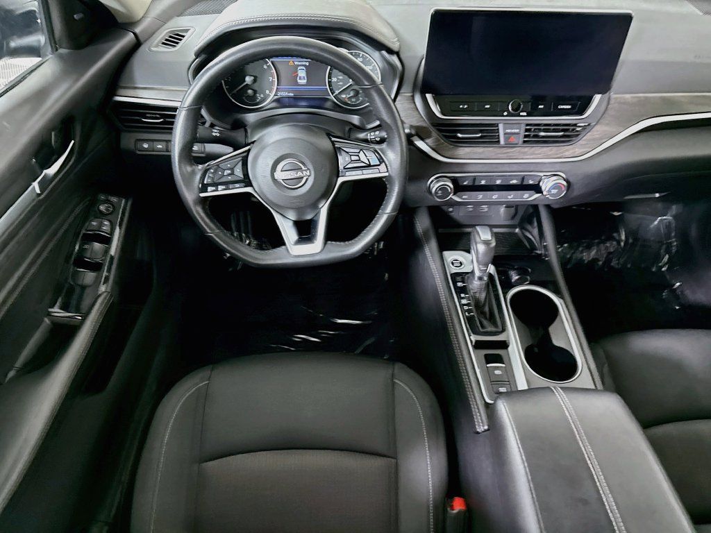Certified 2023 Nissan Altima 2.5 SV w/ SV Premium Package FWD image 4