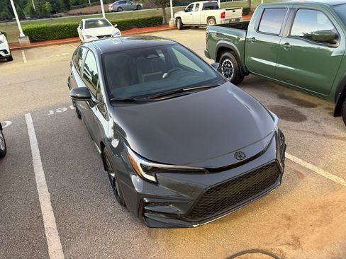 Used 2026 Toyota Corolla SE w/ SE Package FWD image 5