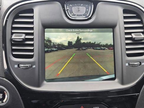 Used 2019 Chrysler 300 S image 13