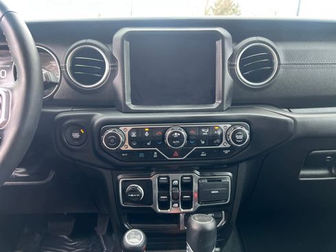 Used 2023 Jeep Wrangler Sahara w/ Cold Weather Group image 25