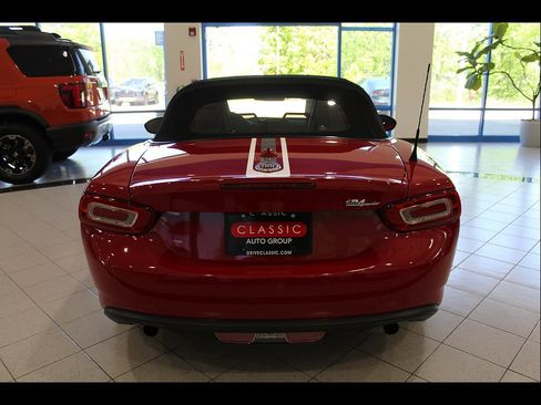 Used 2019 FIAT 124 Spider Classica w/ Technology Group RWD image 6